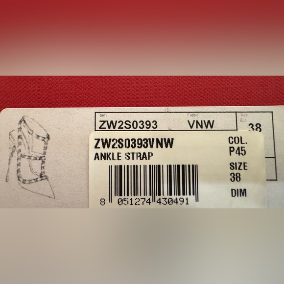 Valentino Rockstud Pointed Pump - Poudre/Nude - Size 38 (7.5/8) Great Condition - Picture 11 of 15